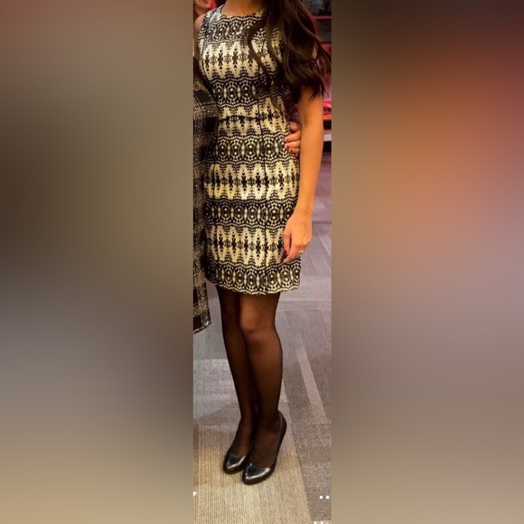 Fun yet minimalistic H&M dress - Picture 2 of 4